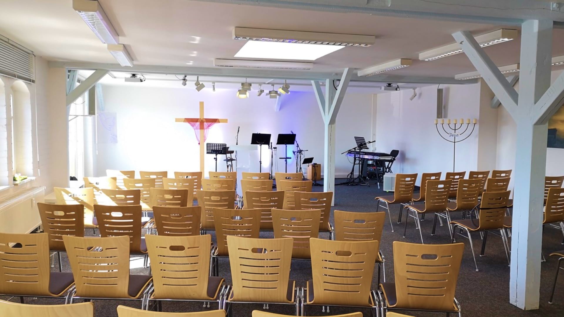 Gottesdienstraum der Jesus Gemeinde Fürth